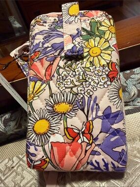 Vera Bradley Floral Quilted Wristlet Phone Pouch - Pink Multicolor